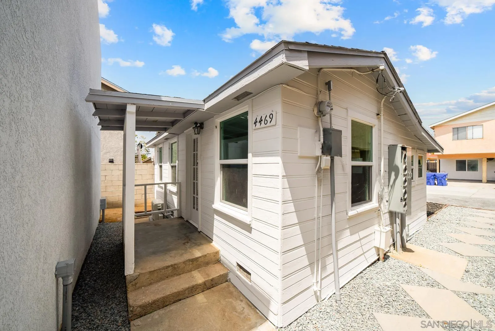 4469-75 Altadena Avenue