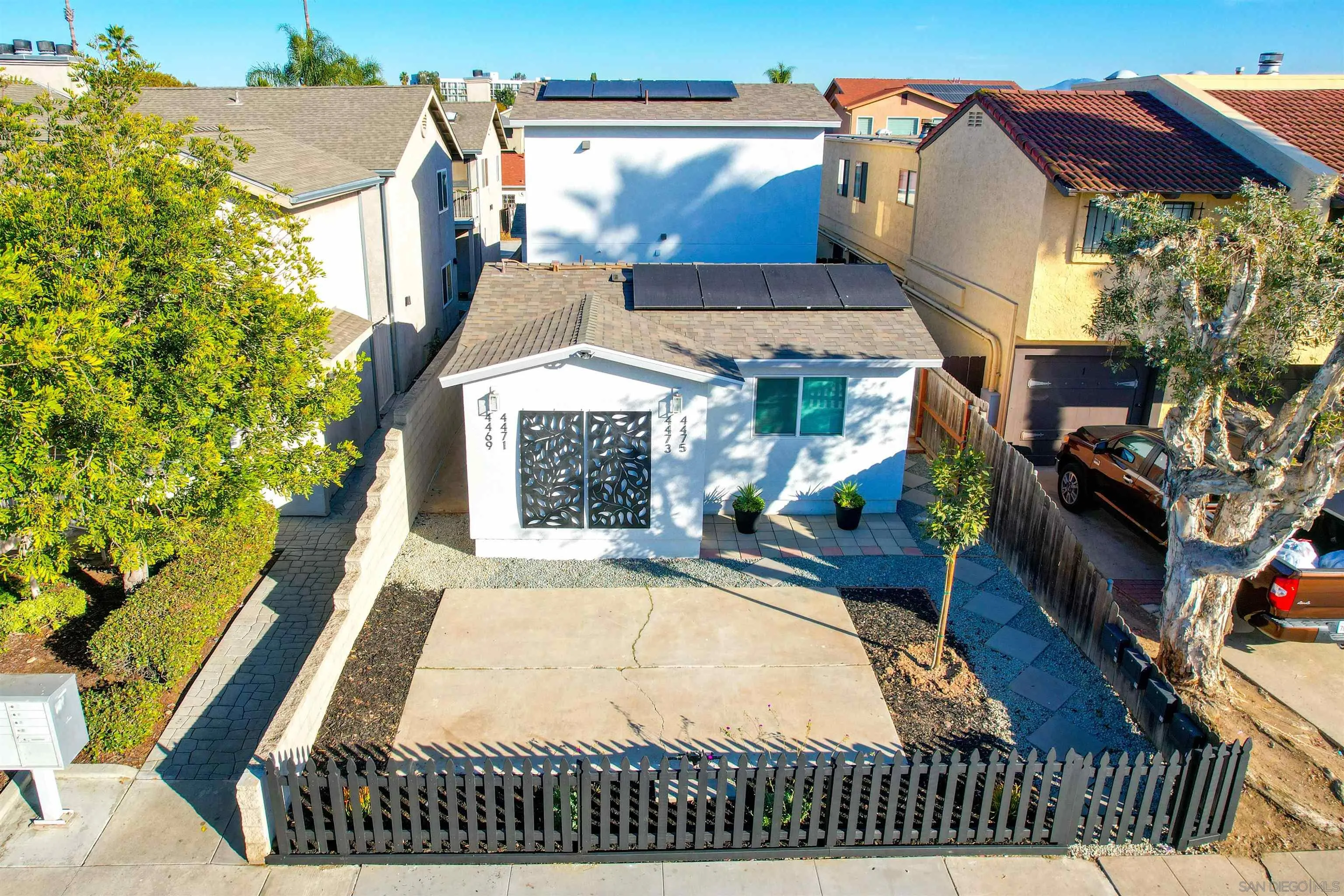 4469-75 Altadena Avenue