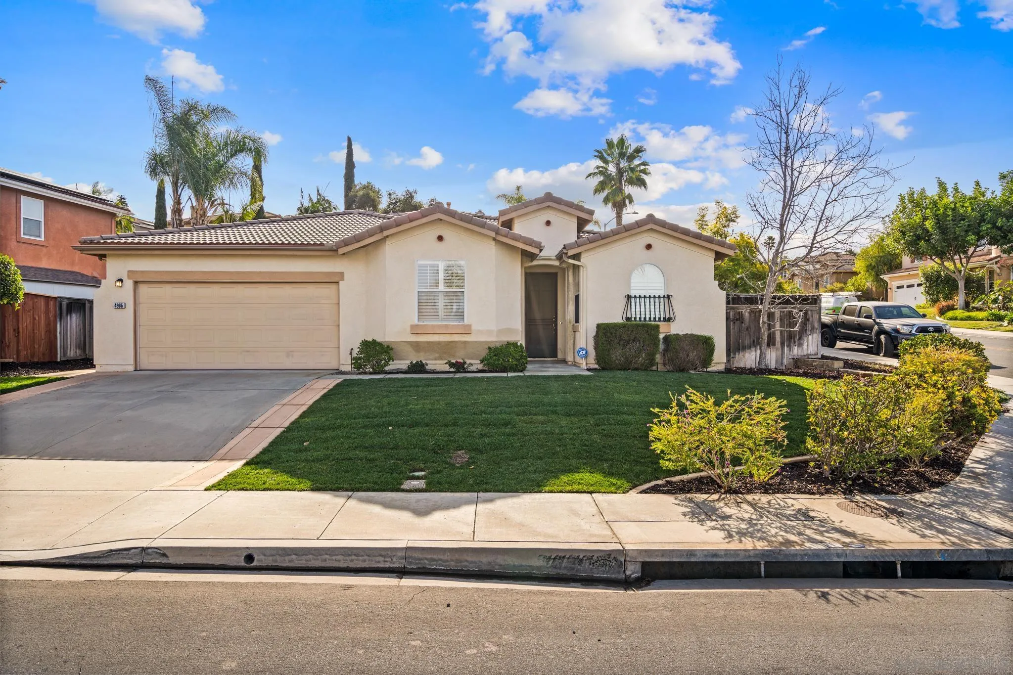 4905 Verona St