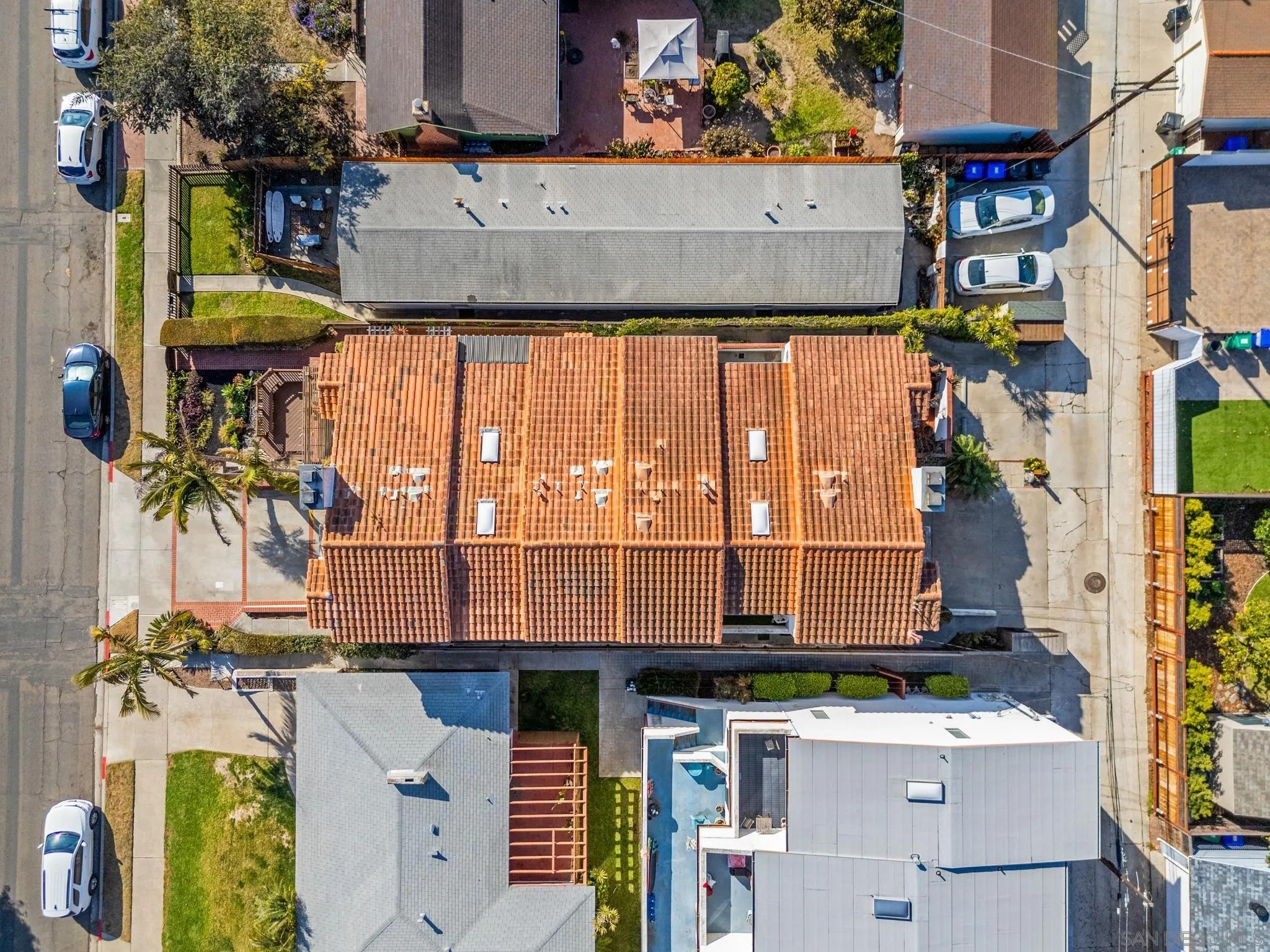 830 Agate St