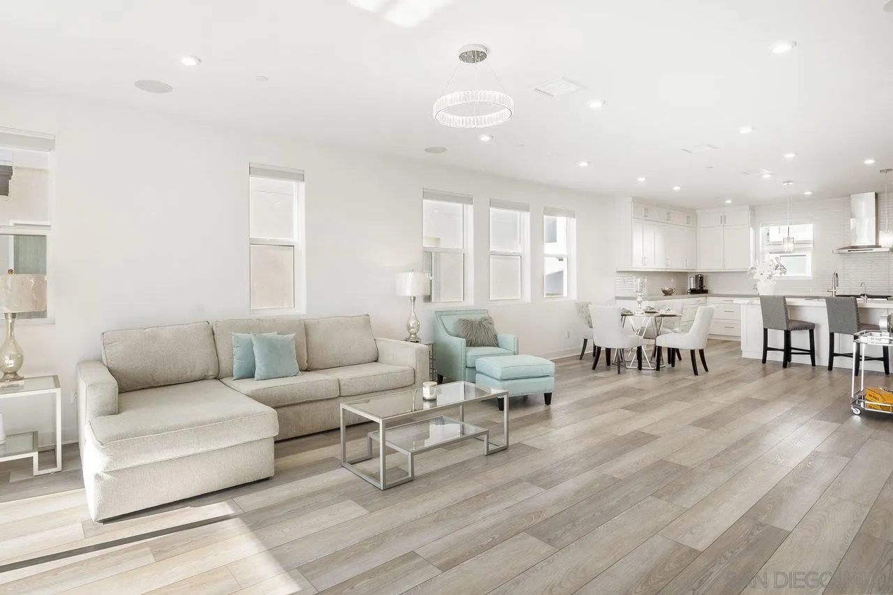 2868 Avella Cir