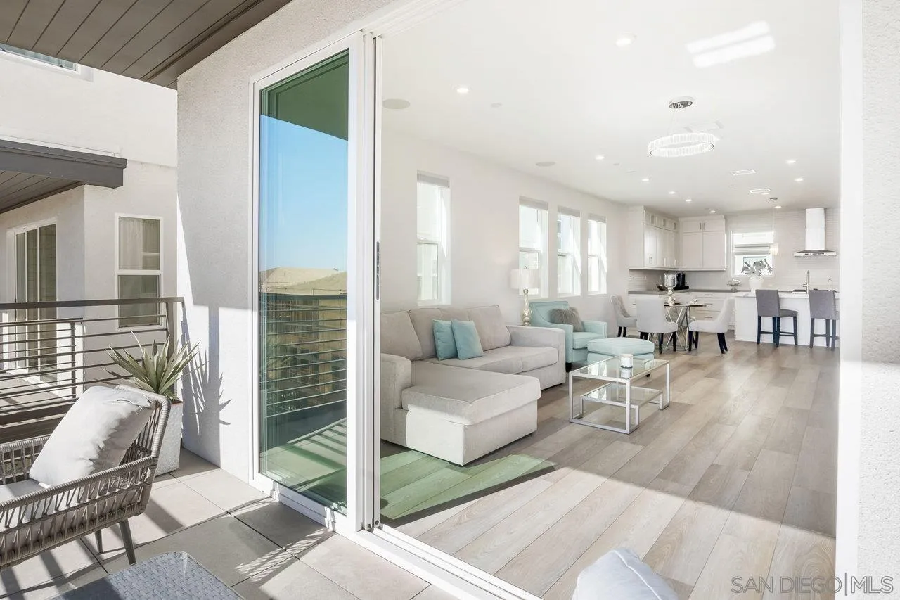 2868 Avella Cir