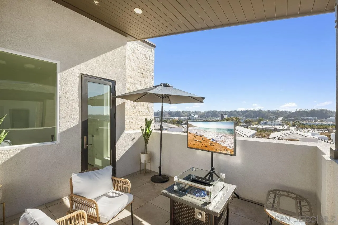2868 Avella Cir