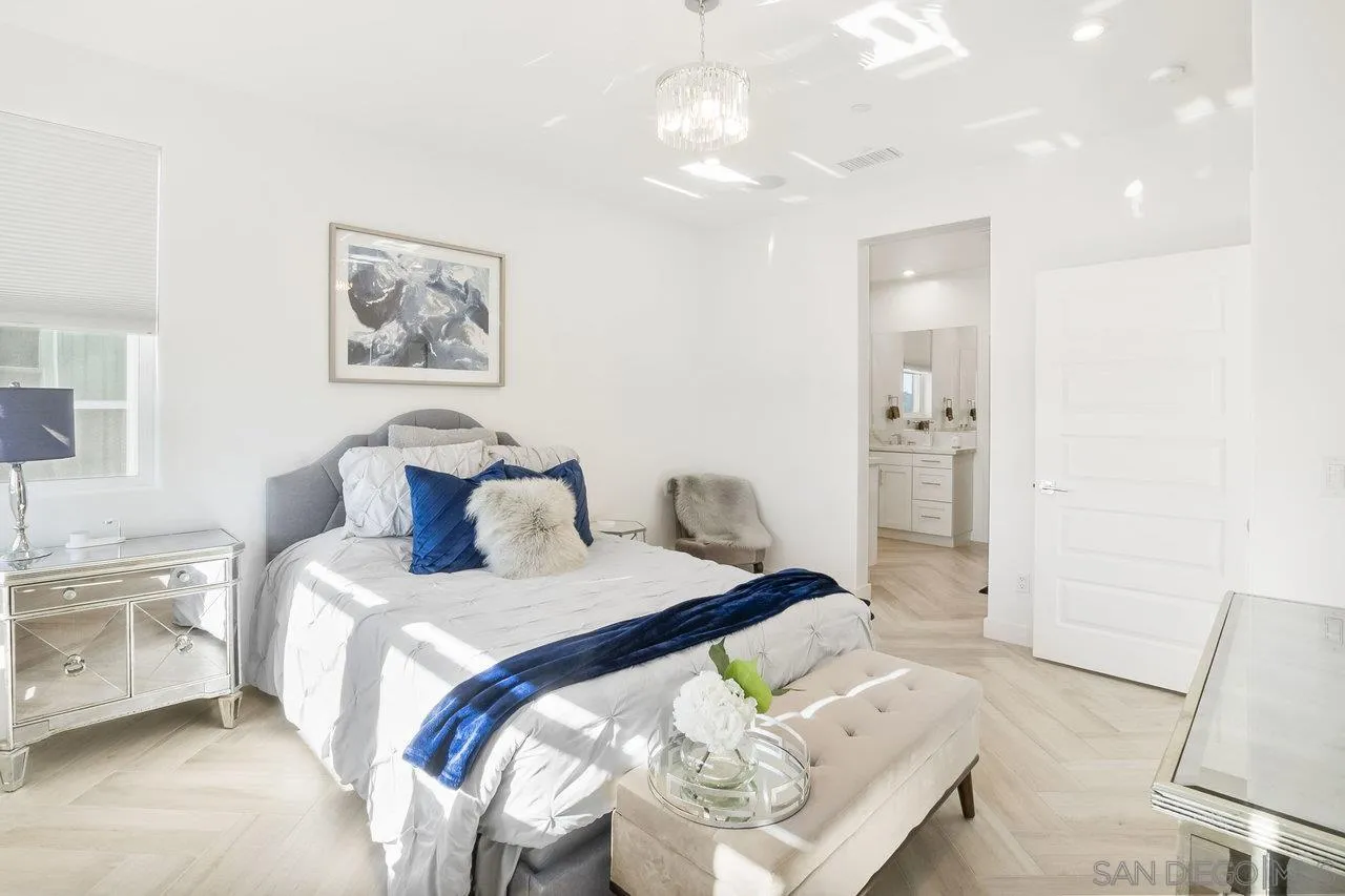 2868 Avella Cir