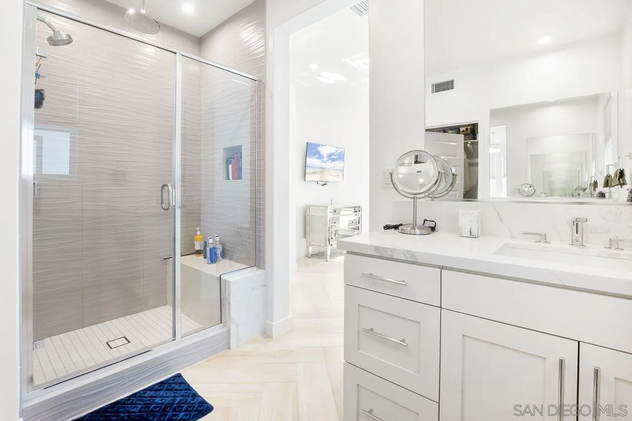 2868 Avella Cir
