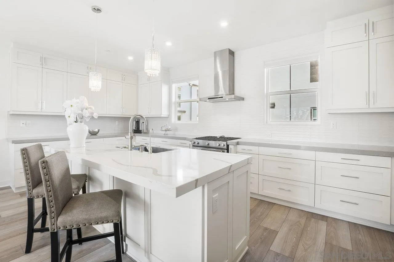 2868 Avella Cir