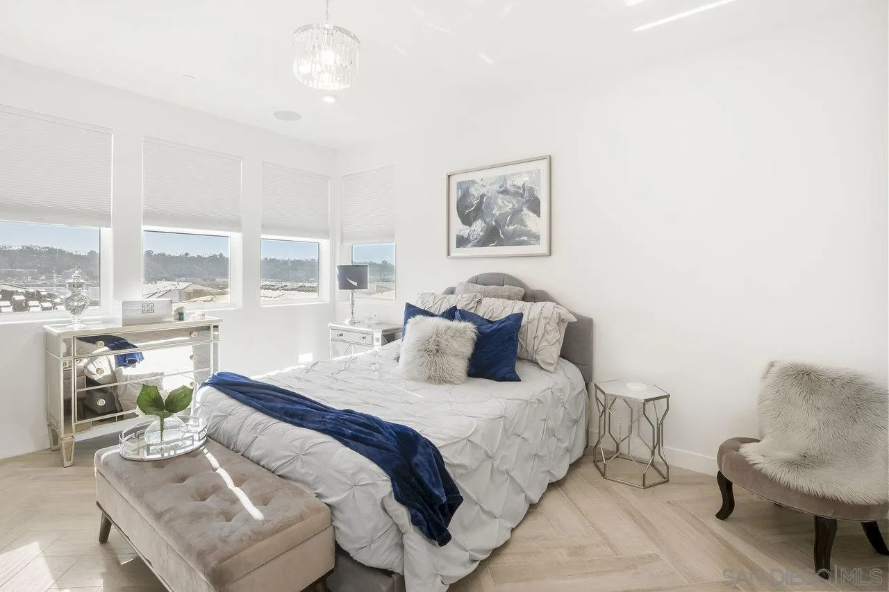2868 Avella Cir