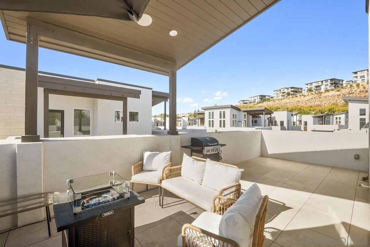2868 Avella Cir