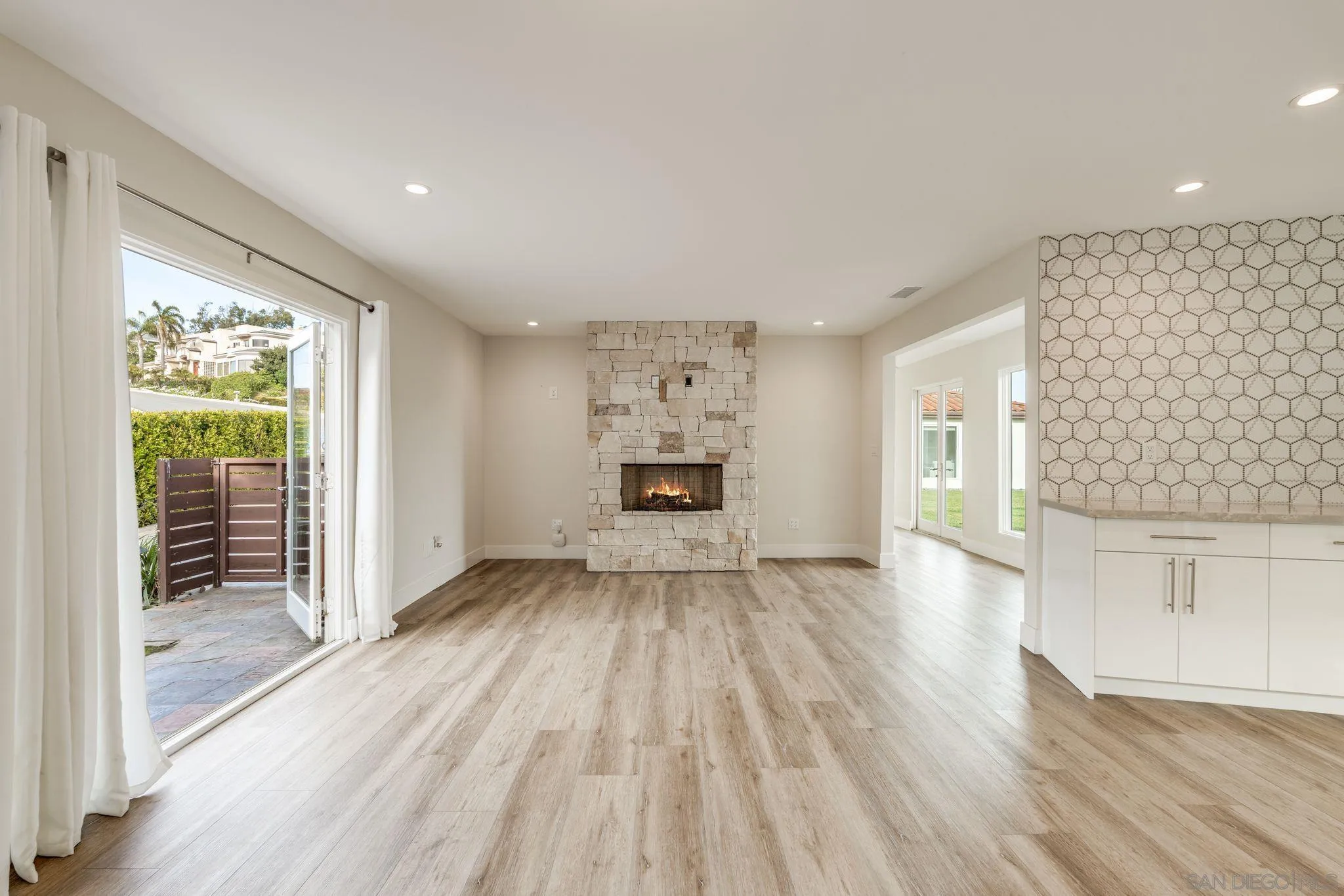 8101 Prestwick Dr