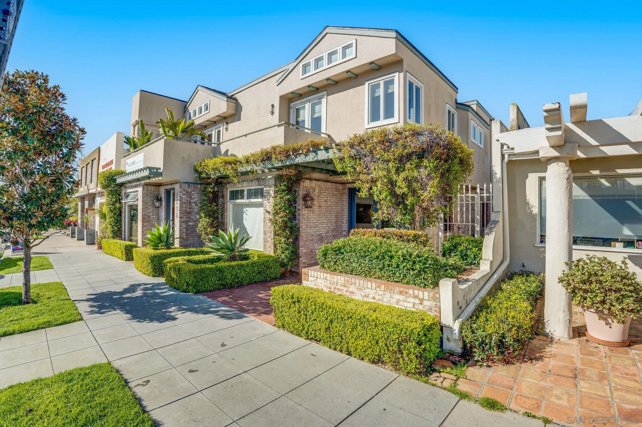 7622 Herschel Ave