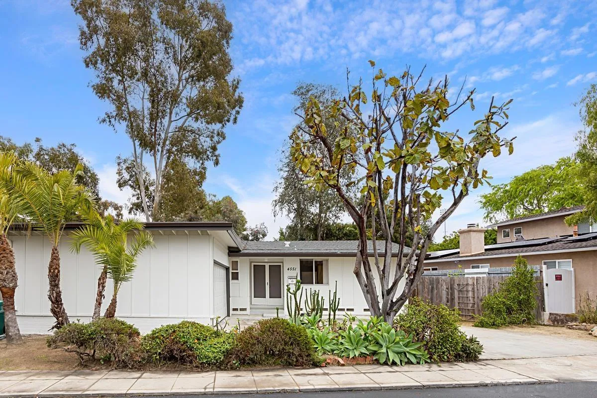 4551 Highland Avenue