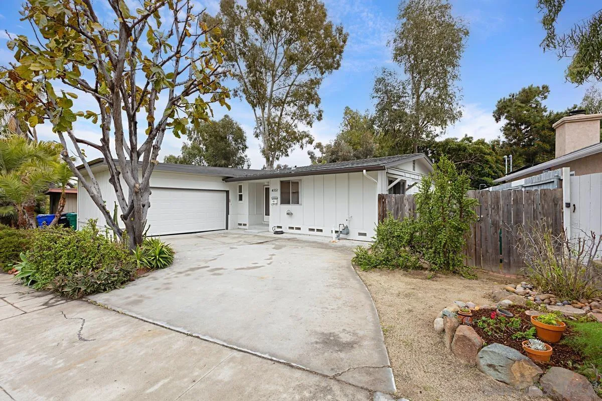 4551 Highland Avenue