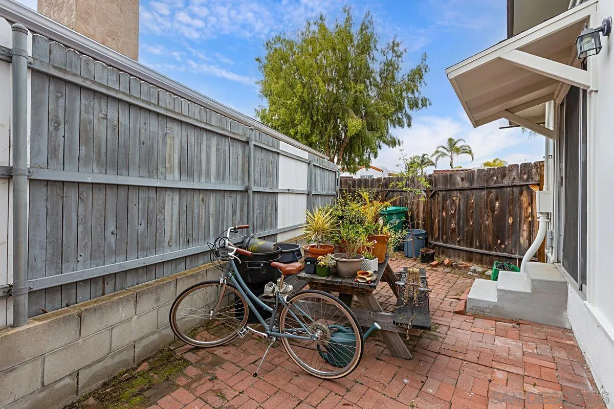4551 Highland Avenue