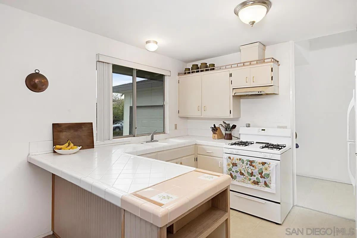 4551 Highland Avenue