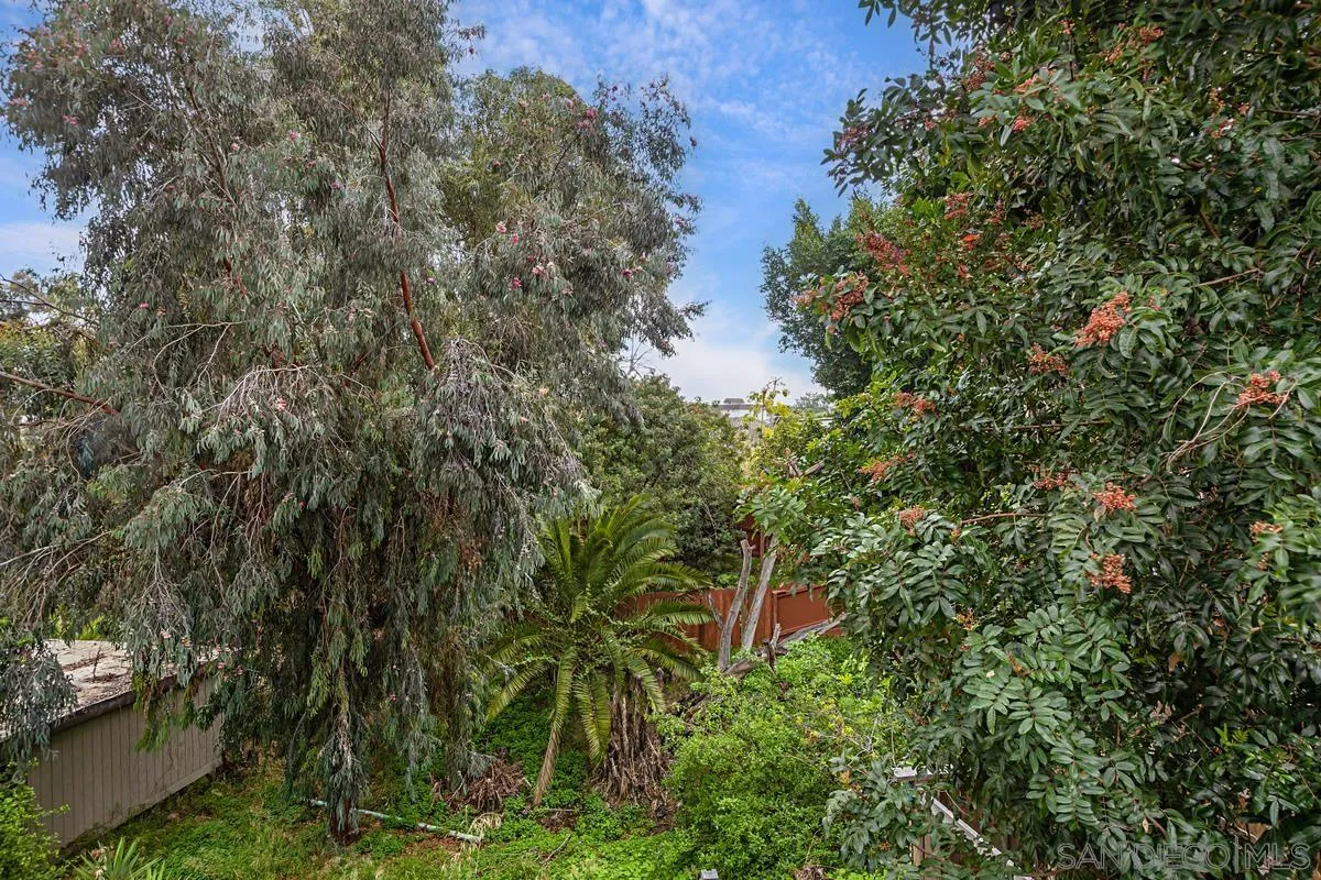 4551 Highland Avenue