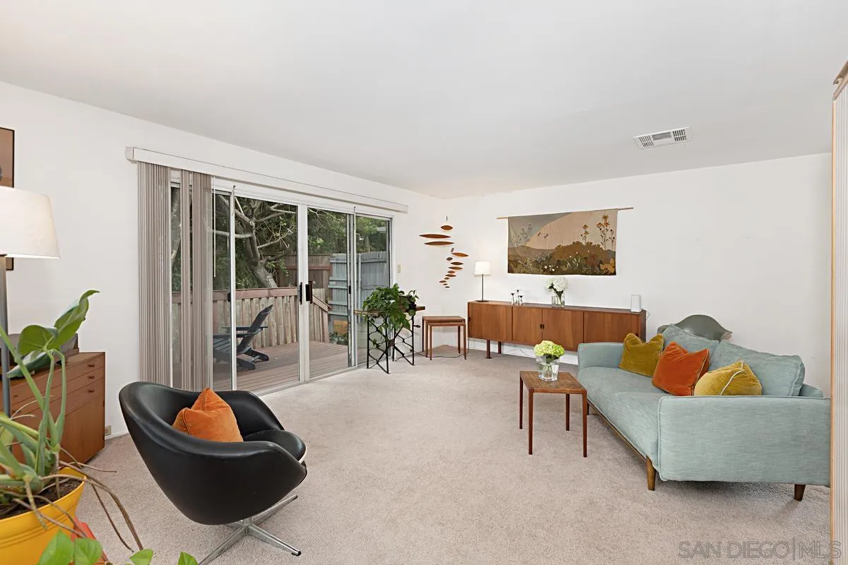 4551 Highland Avenue