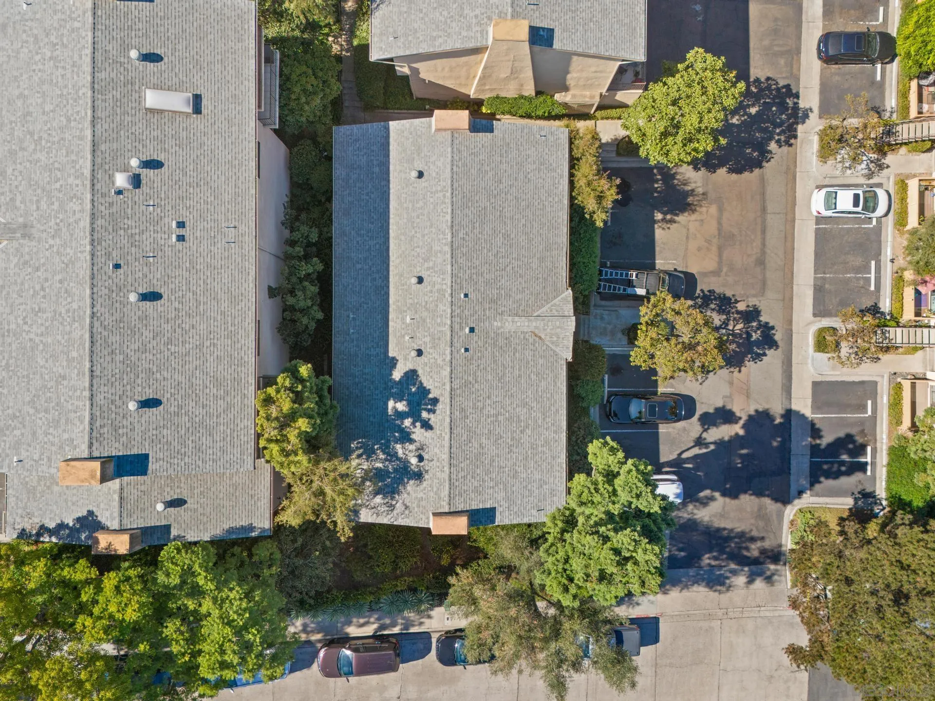 4266 5th Ave.