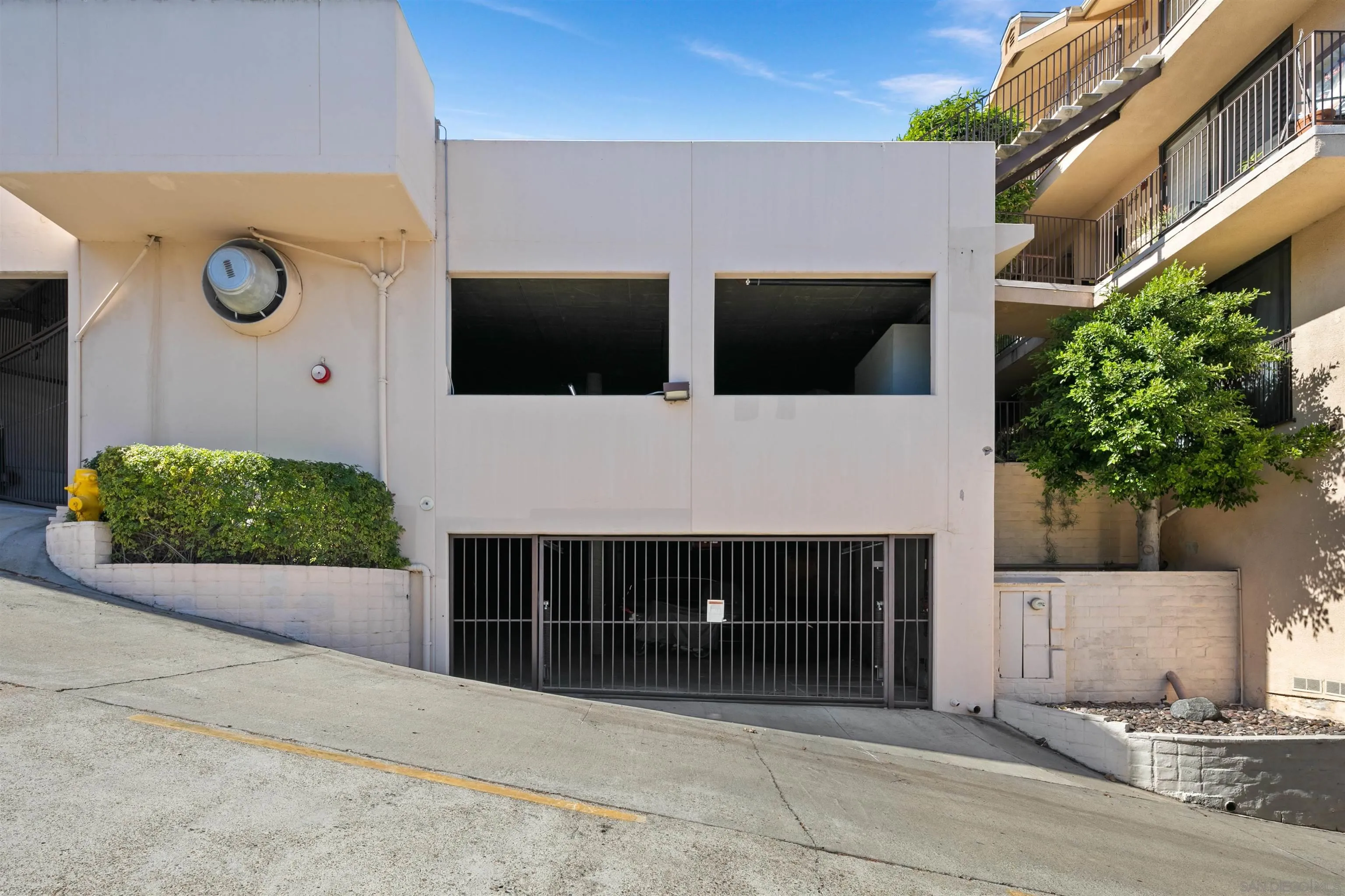 4266 5th Ave.
