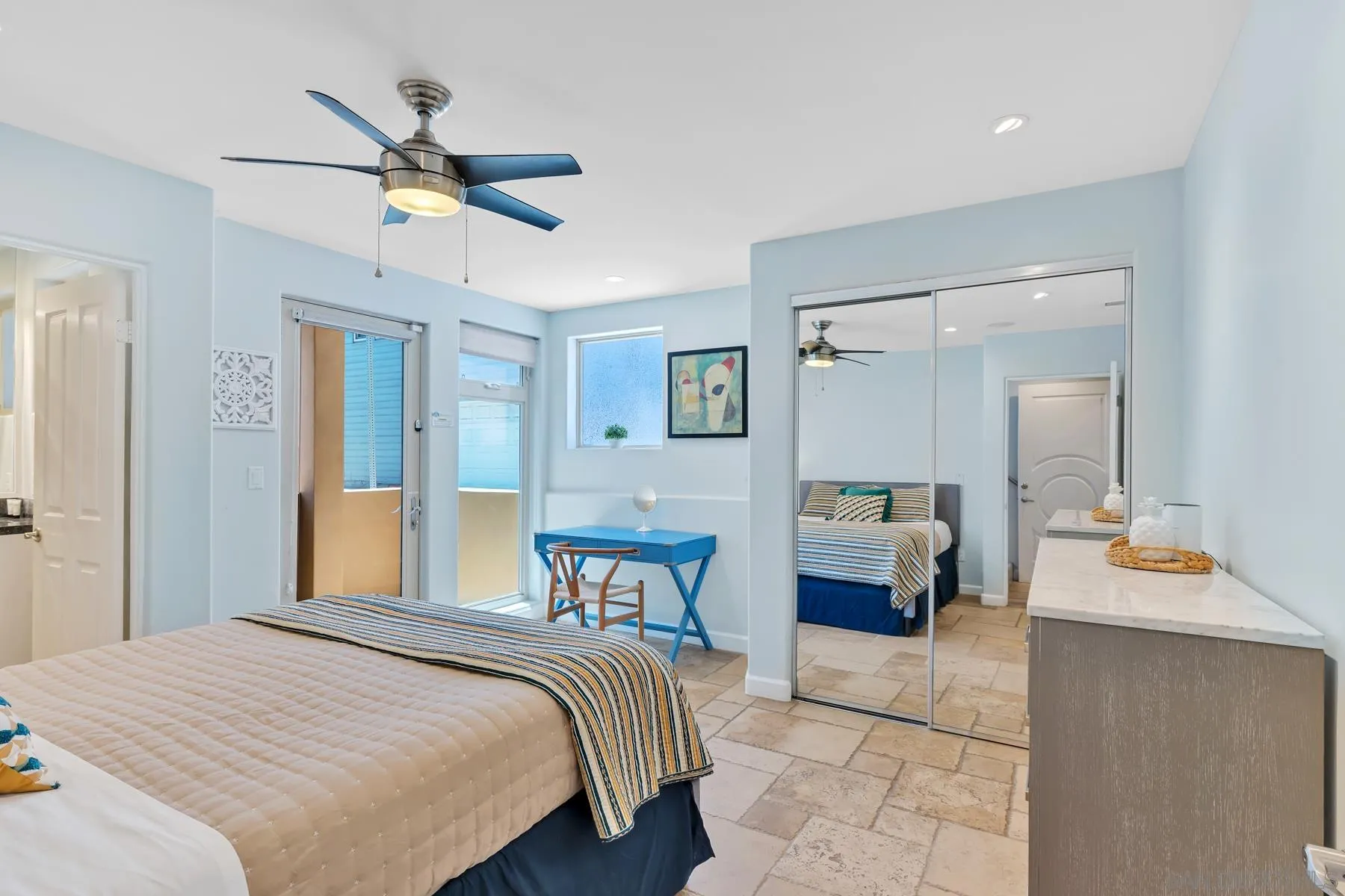 719 Manhattan Ct