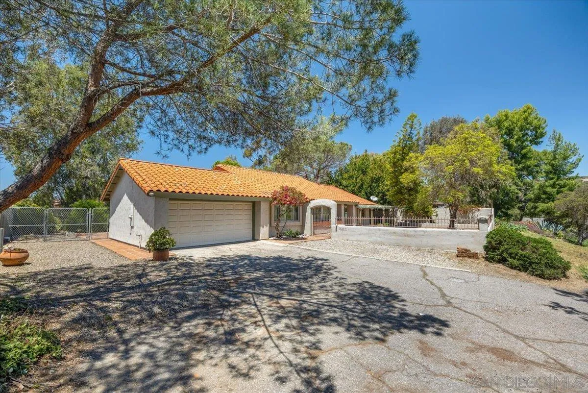 3316 Del Charro Rd