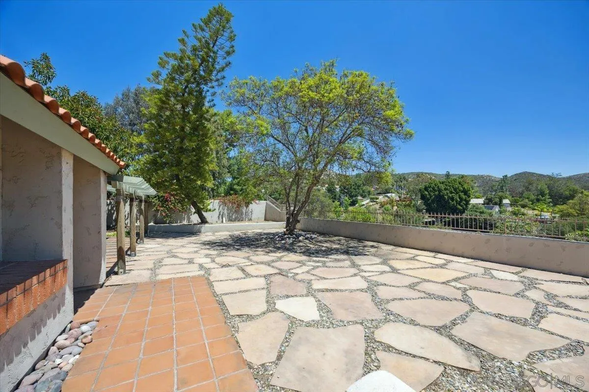 3316 Del Charro Rd