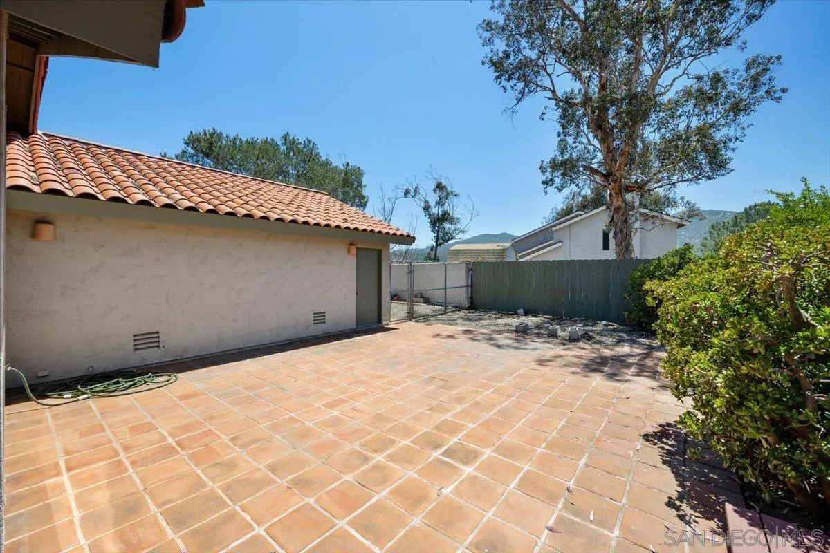 3316 Del Charro Rd