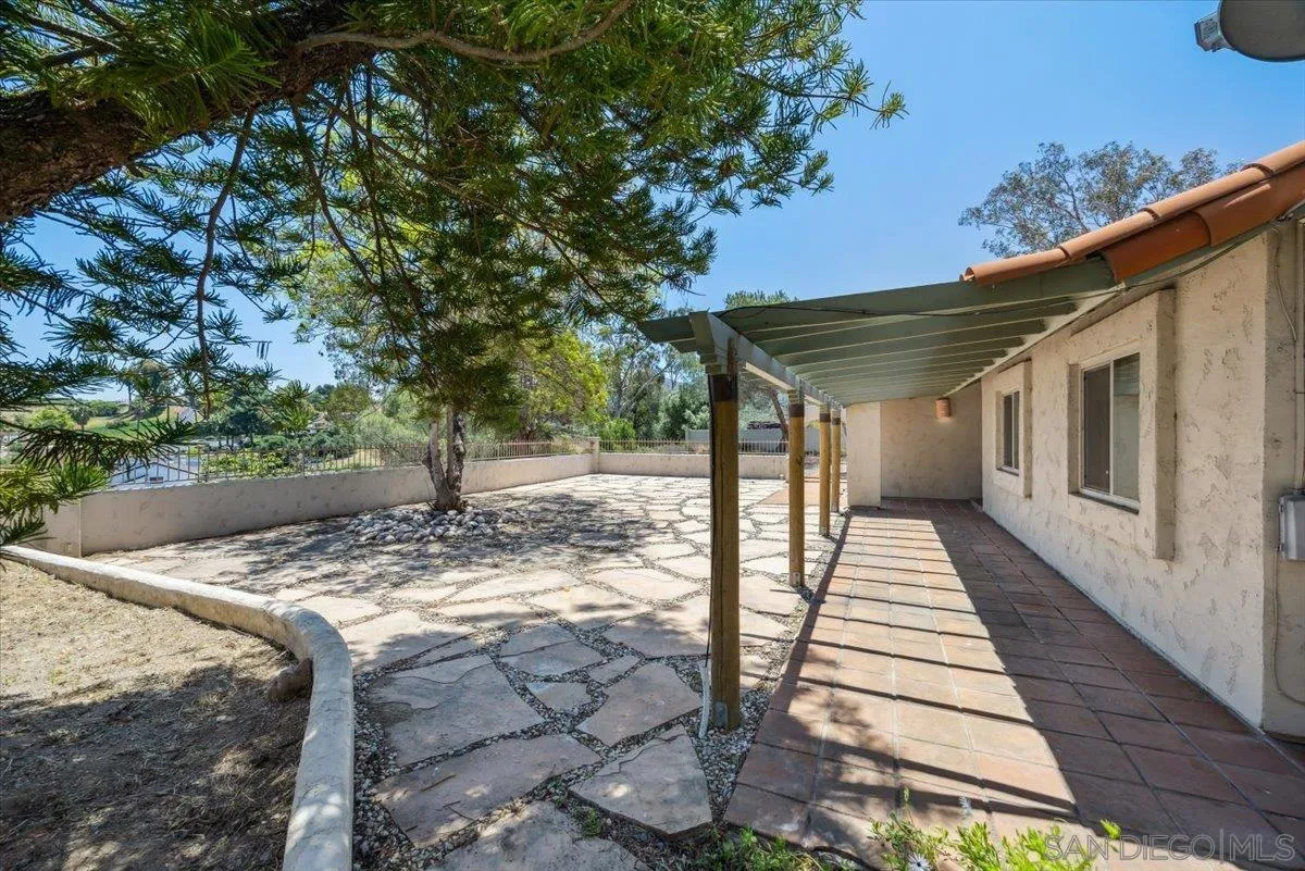 3316 Del Charro Rd