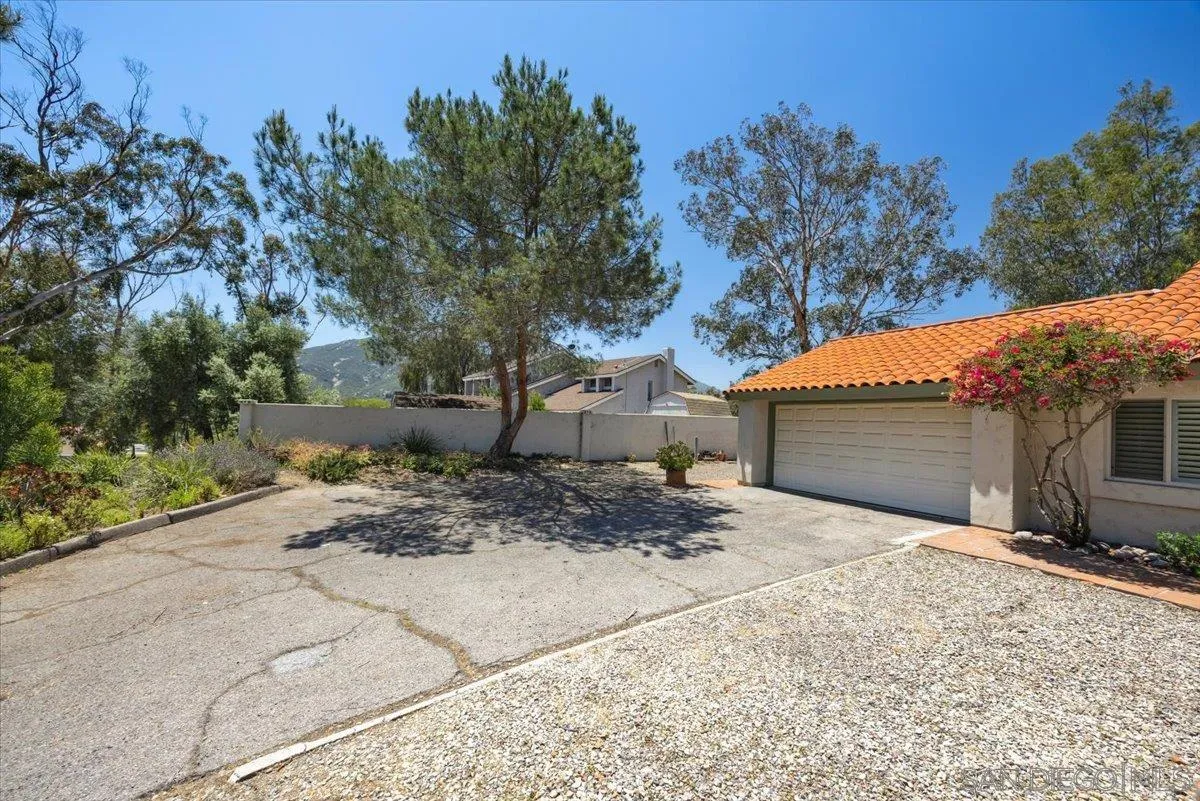 3316 Del Charro Rd