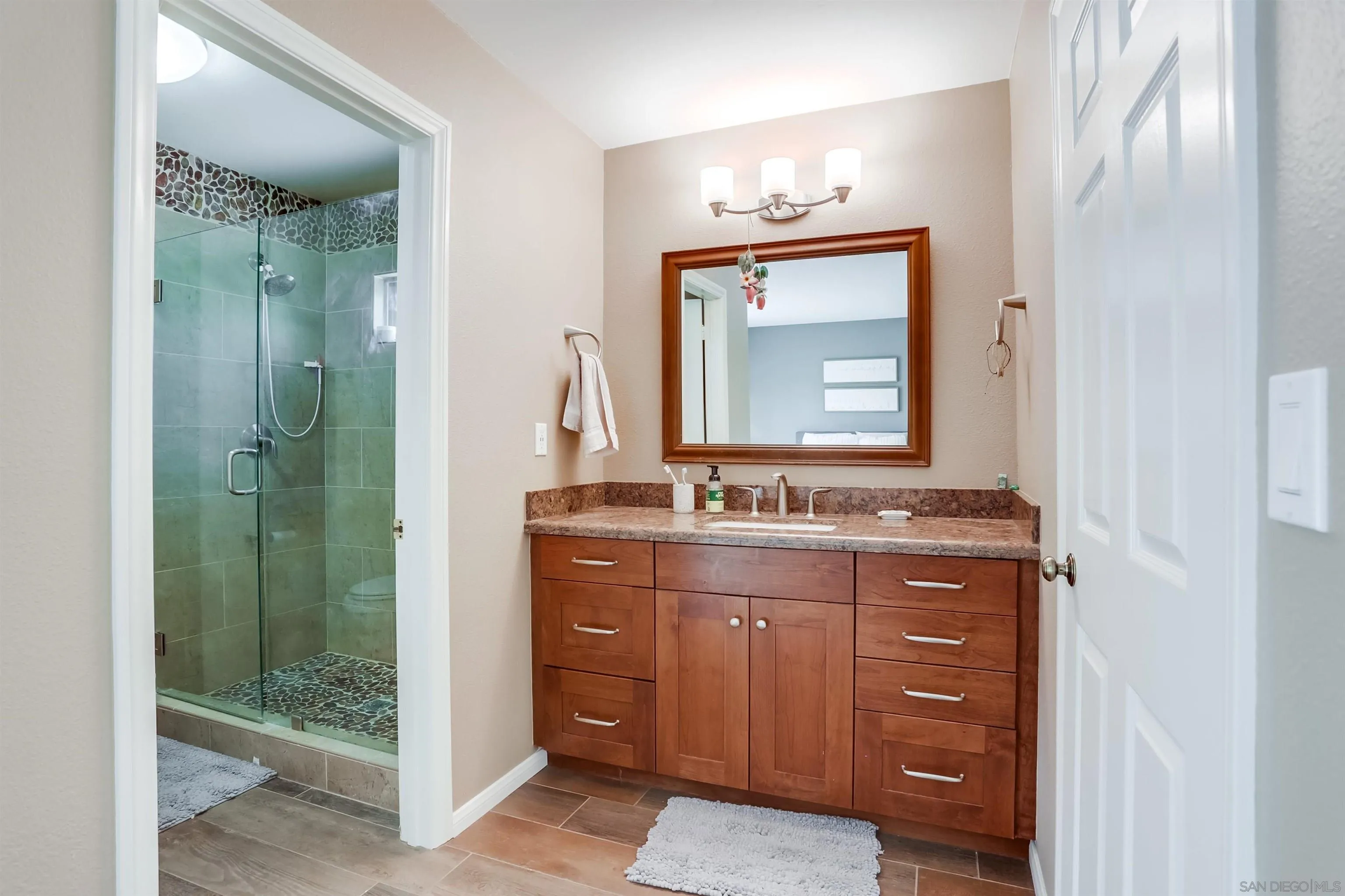 23409 Everett Pl
