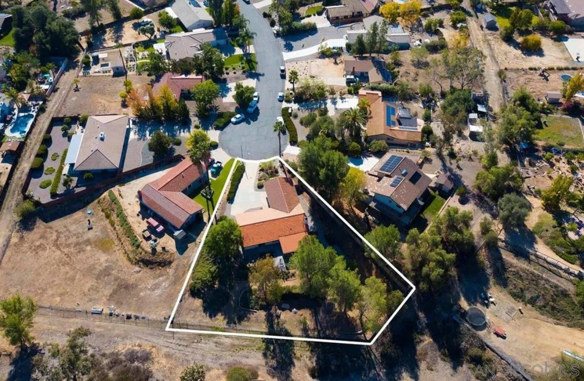23409 Everett Pl