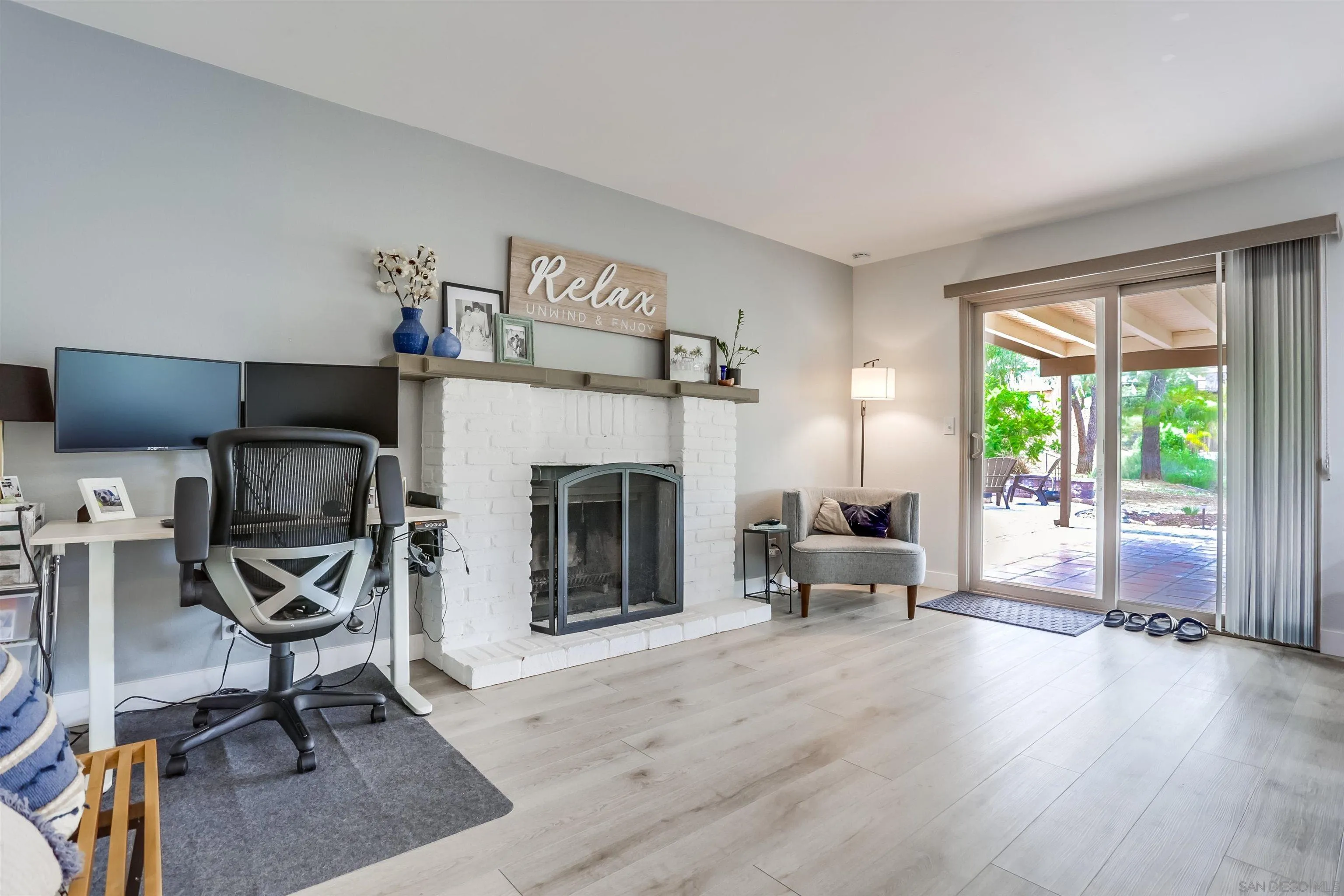 23409 Everett Pl
