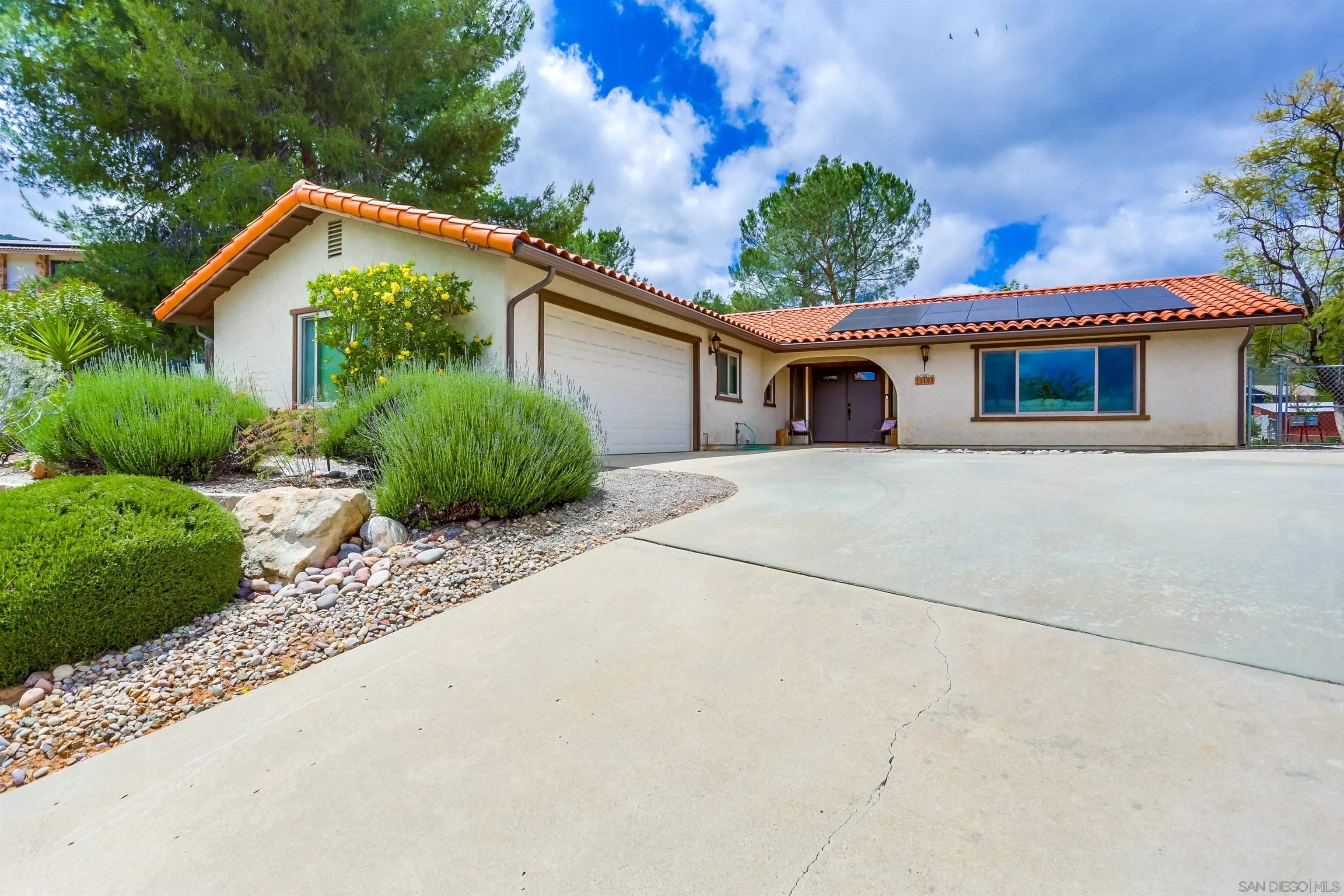 23409 Everett Pl