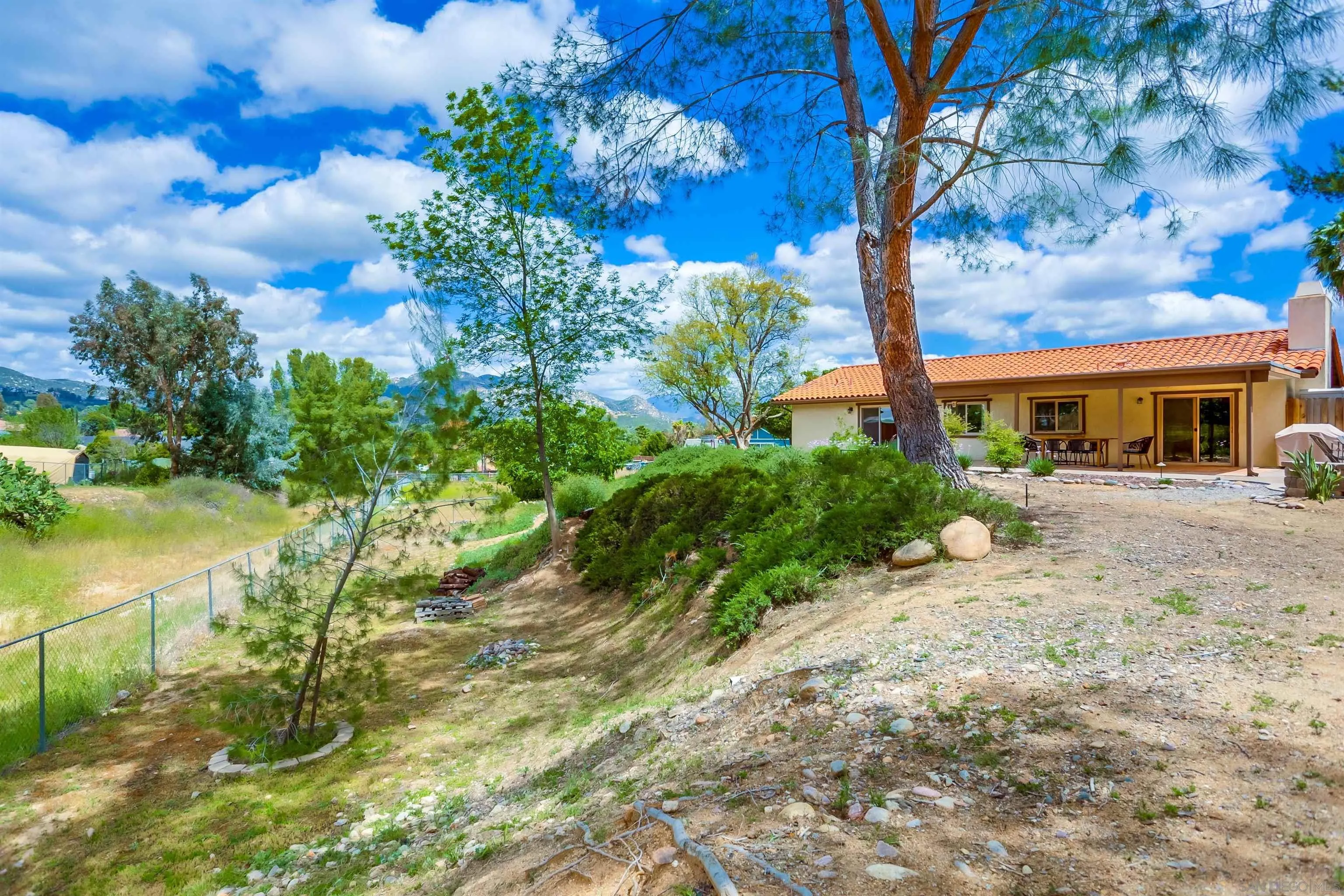 23409 Everett Pl
