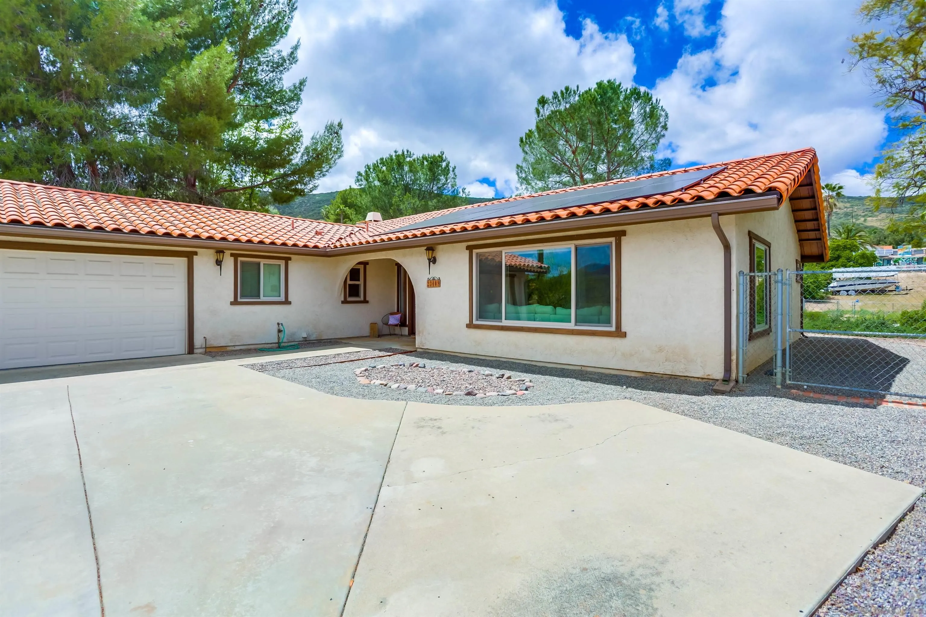 23409 Everett Pl