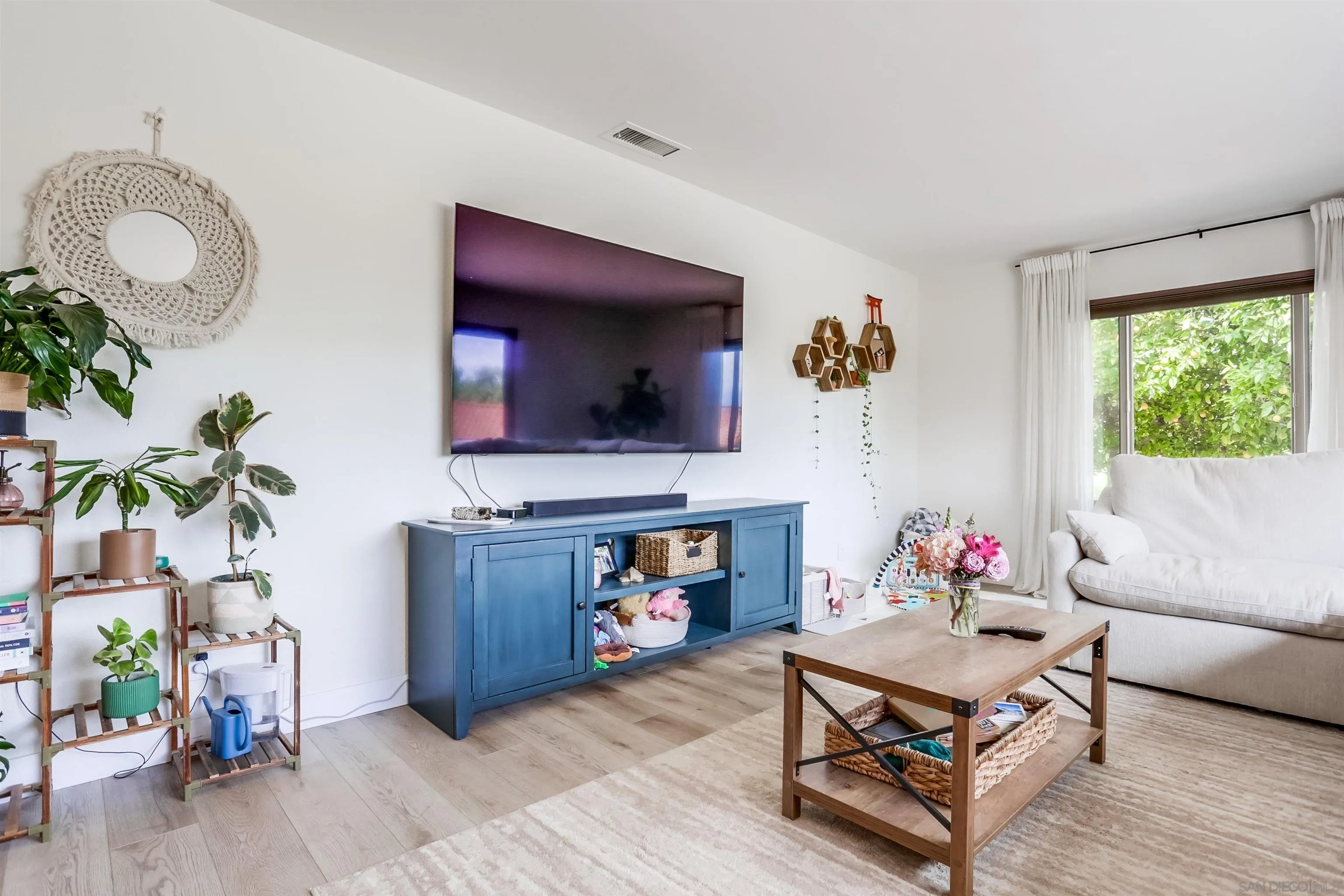23409 Everett Pl