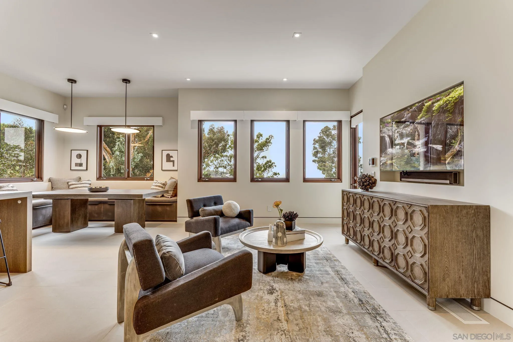 8070 La Jolla Scenic Dr N