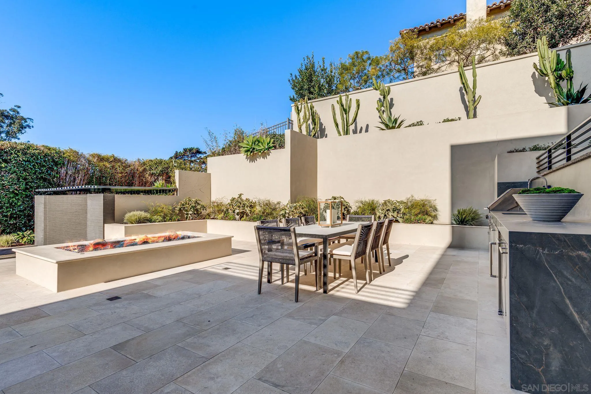 8070 La Jolla Scenic Dr N