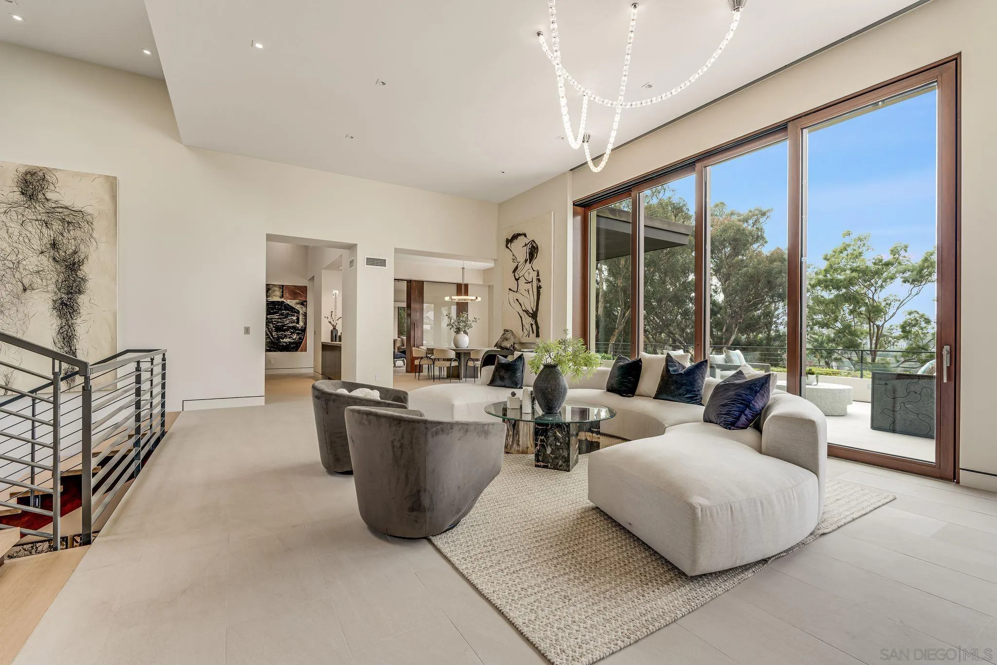 8070 La Jolla Scenic Dr N