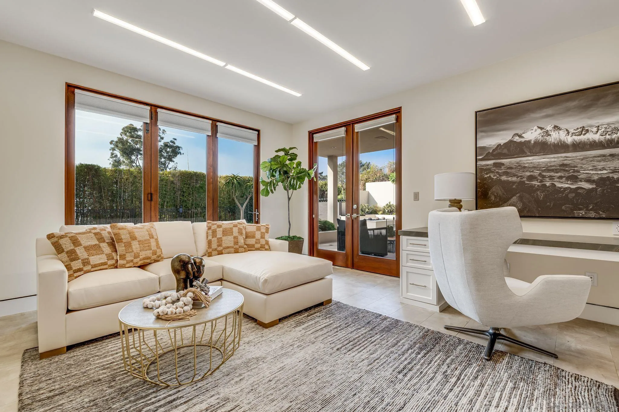 8070 La Jolla Scenic Dr N