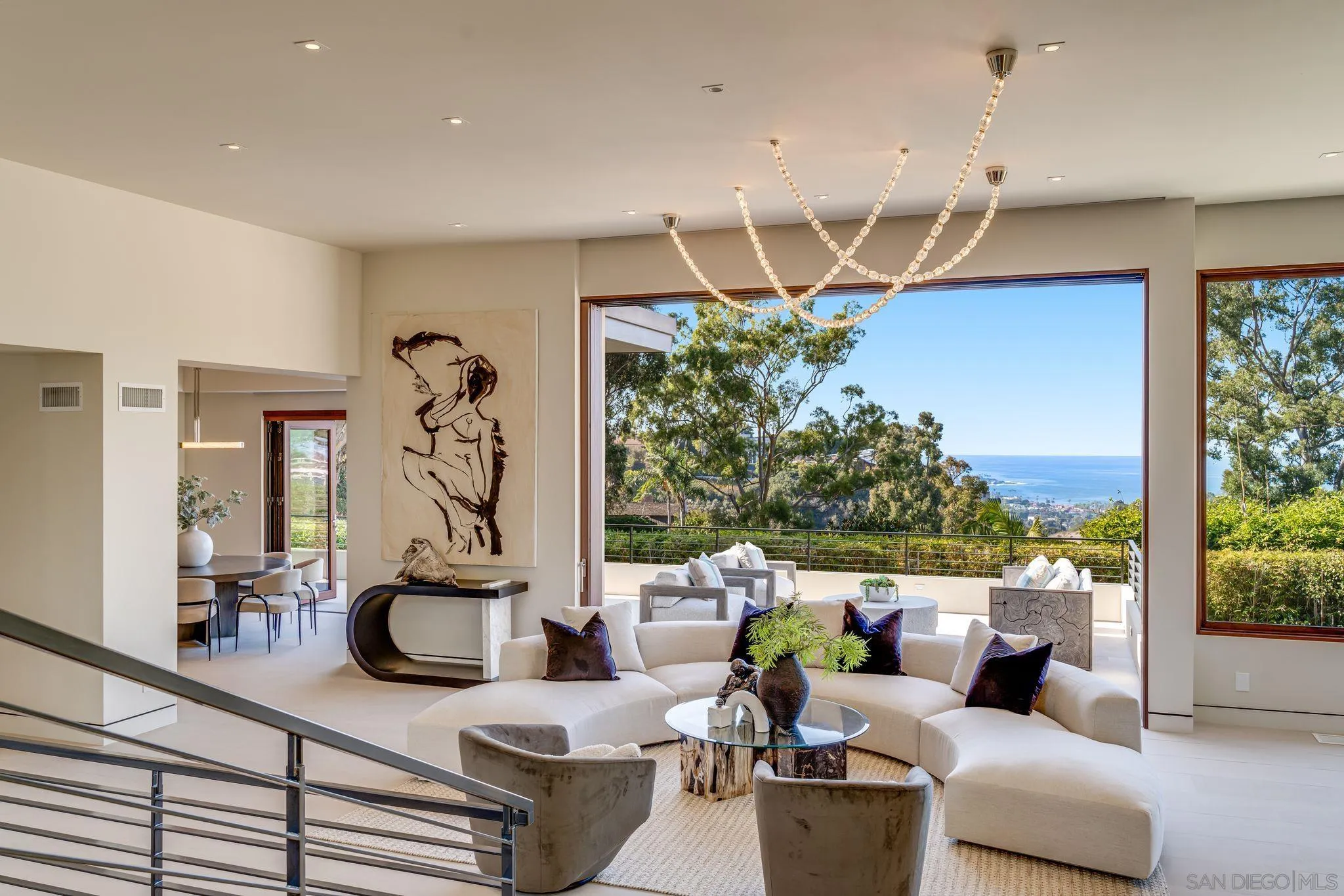 8070 La Jolla Scenic Dr N