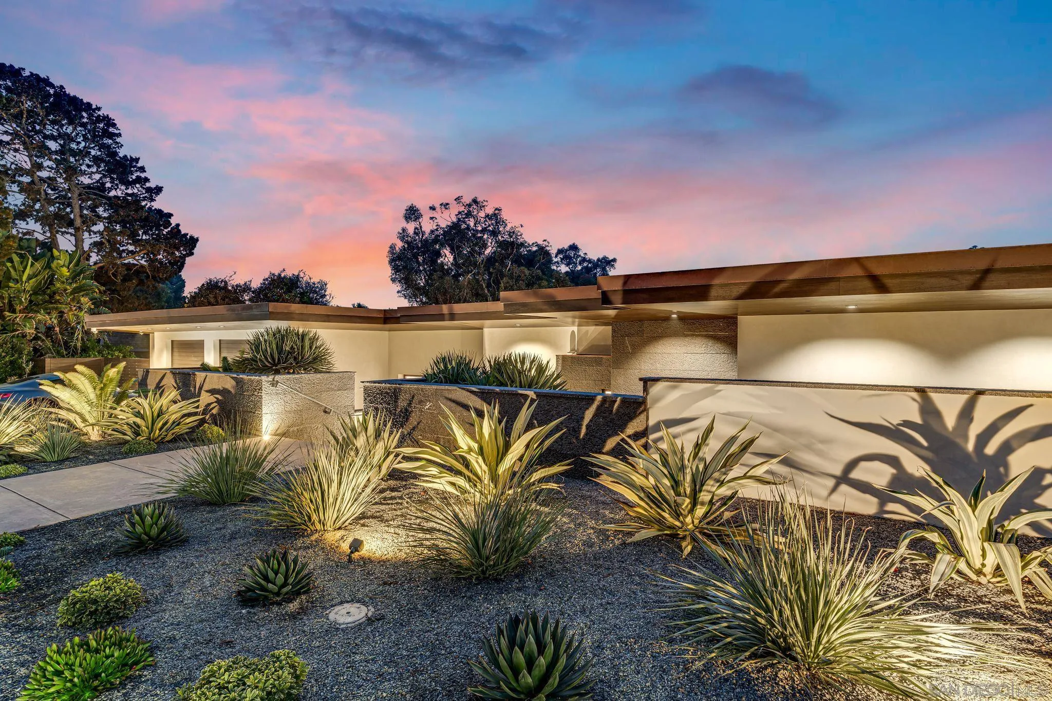 8070 La Jolla Scenic Dr N