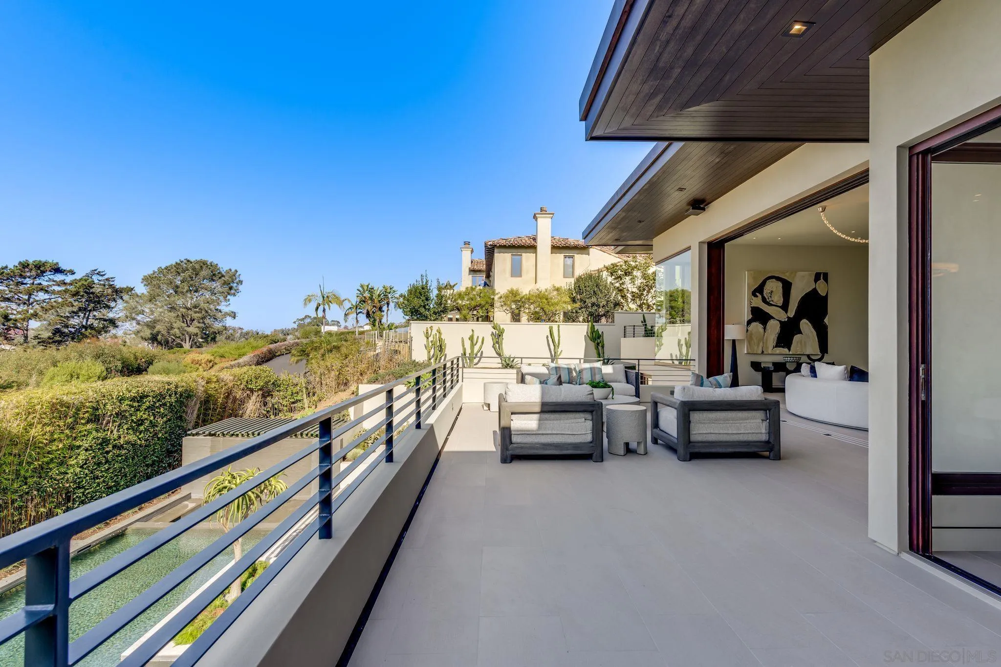 8070 La Jolla Scenic Dr N