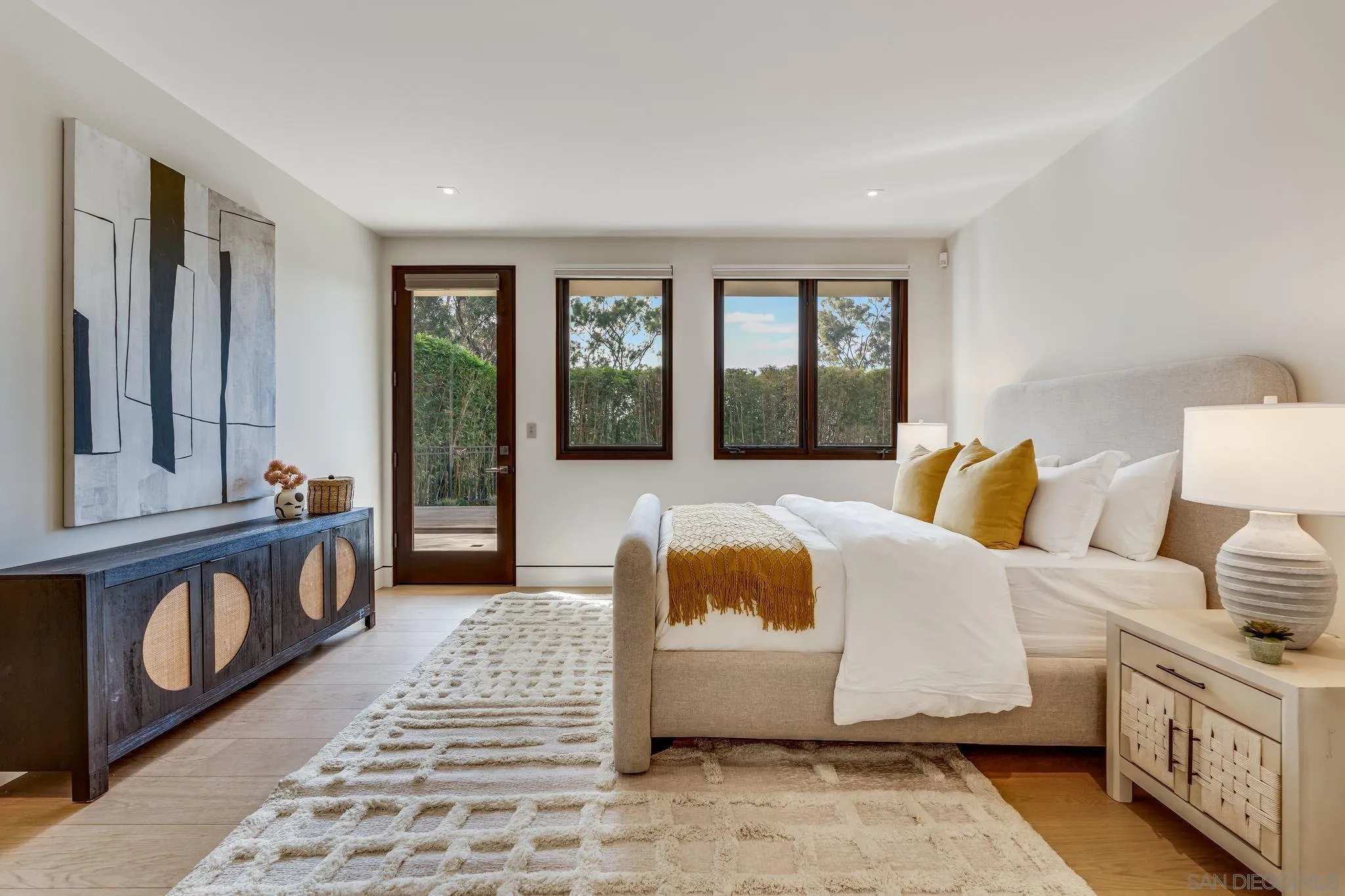 8070 La Jolla Scenic Dr N