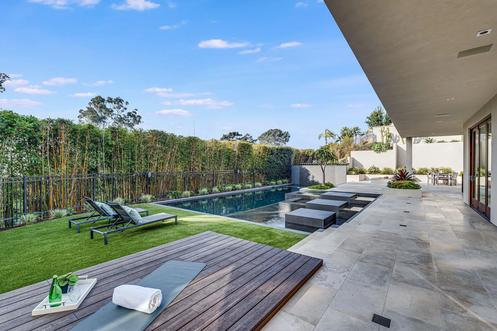 8070 La Jolla Scenic Dr N