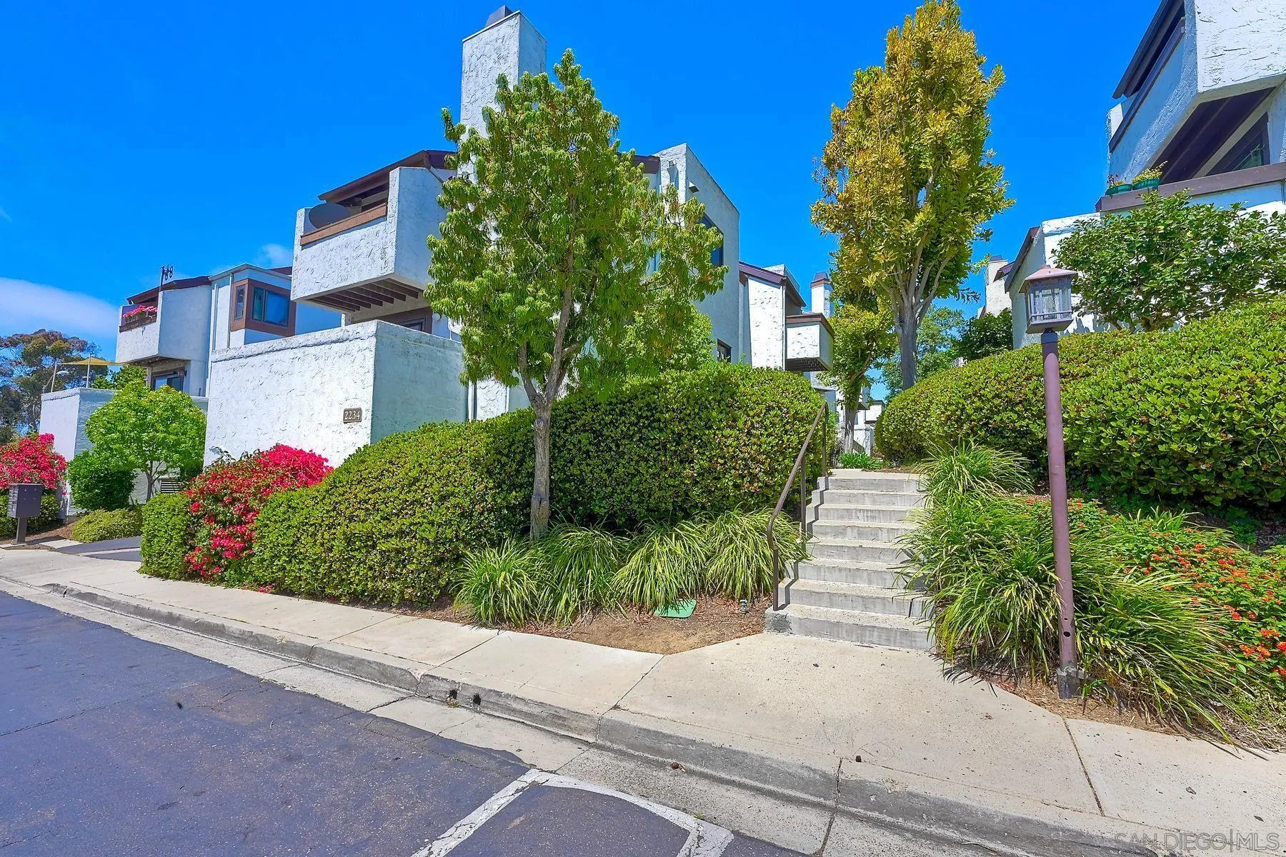 2234 Caminito Pajarito Unit 121