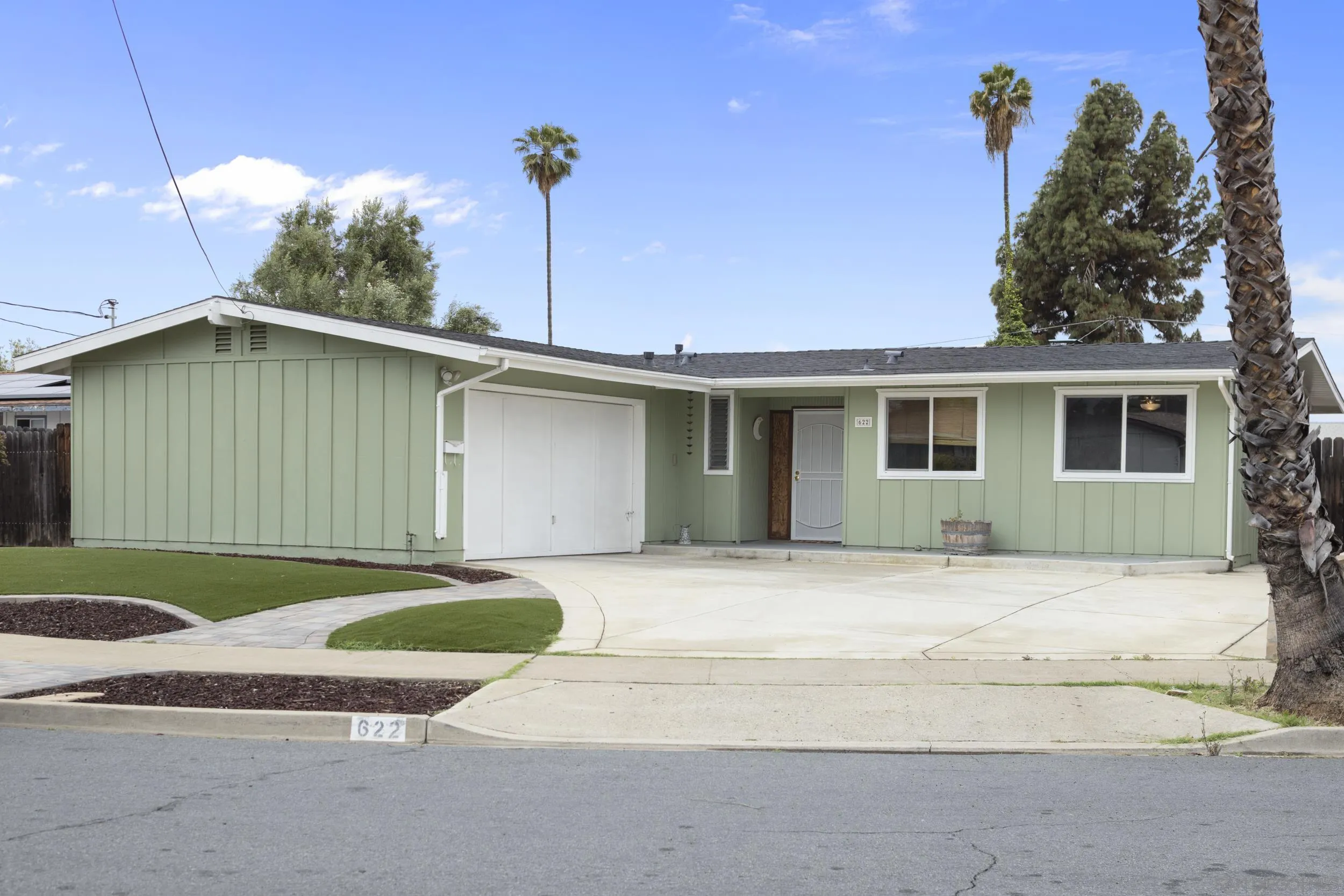 622 Ellen Ln