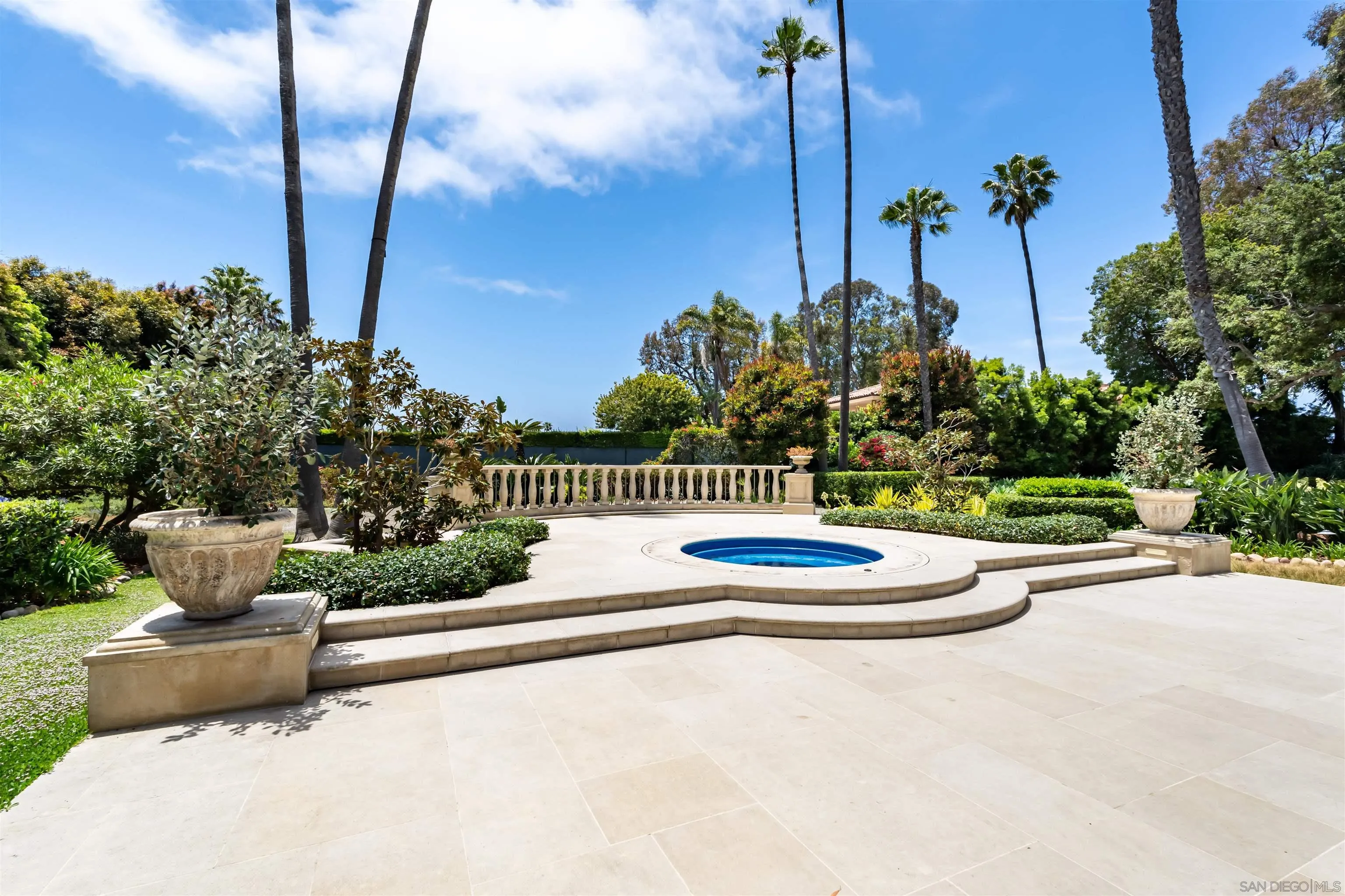 1205 Muirlands Dr
