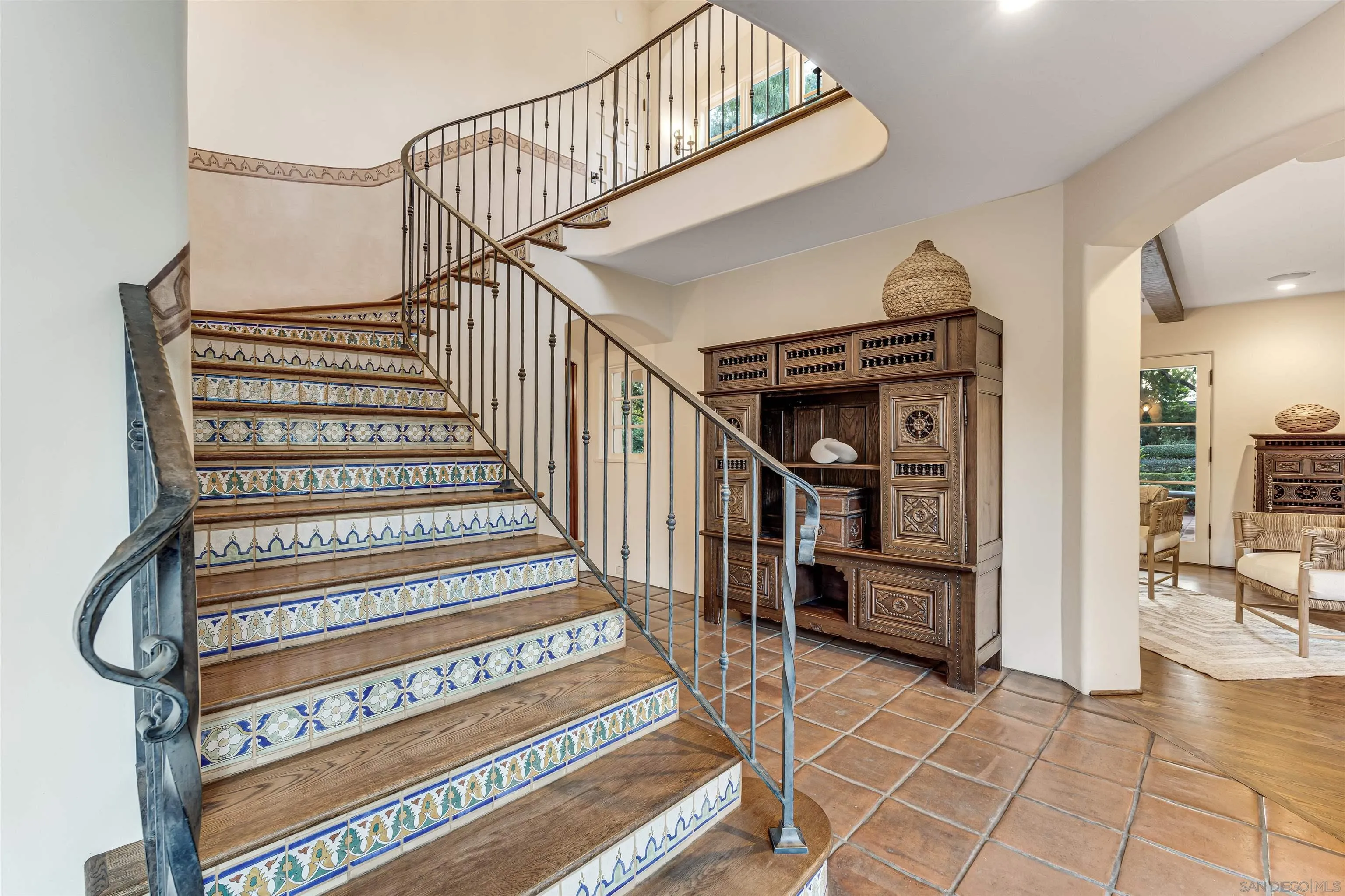 1205 Muirlands Dr