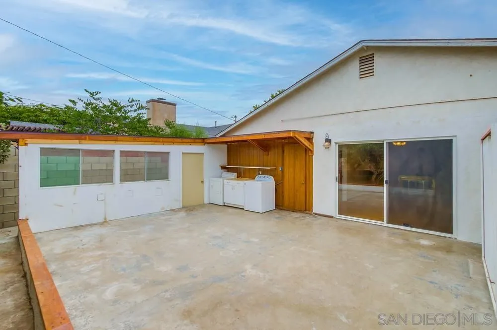 1354 Chalcedony St