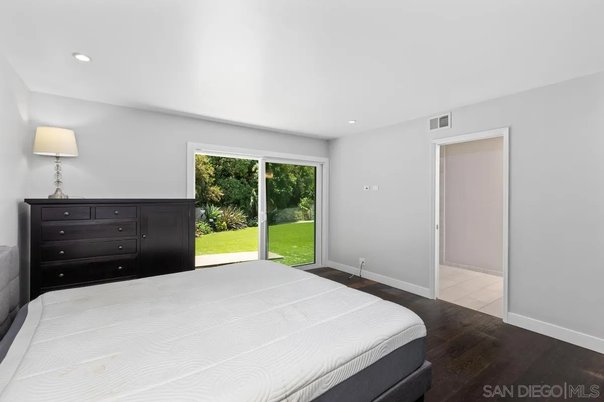 7246 Rue De Roark